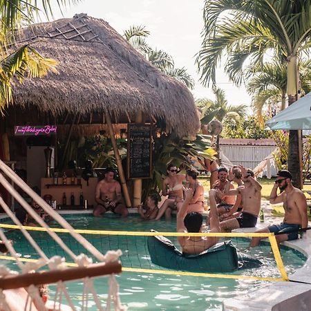 Clandestino Vandrarhem Canggu Exteriör bild