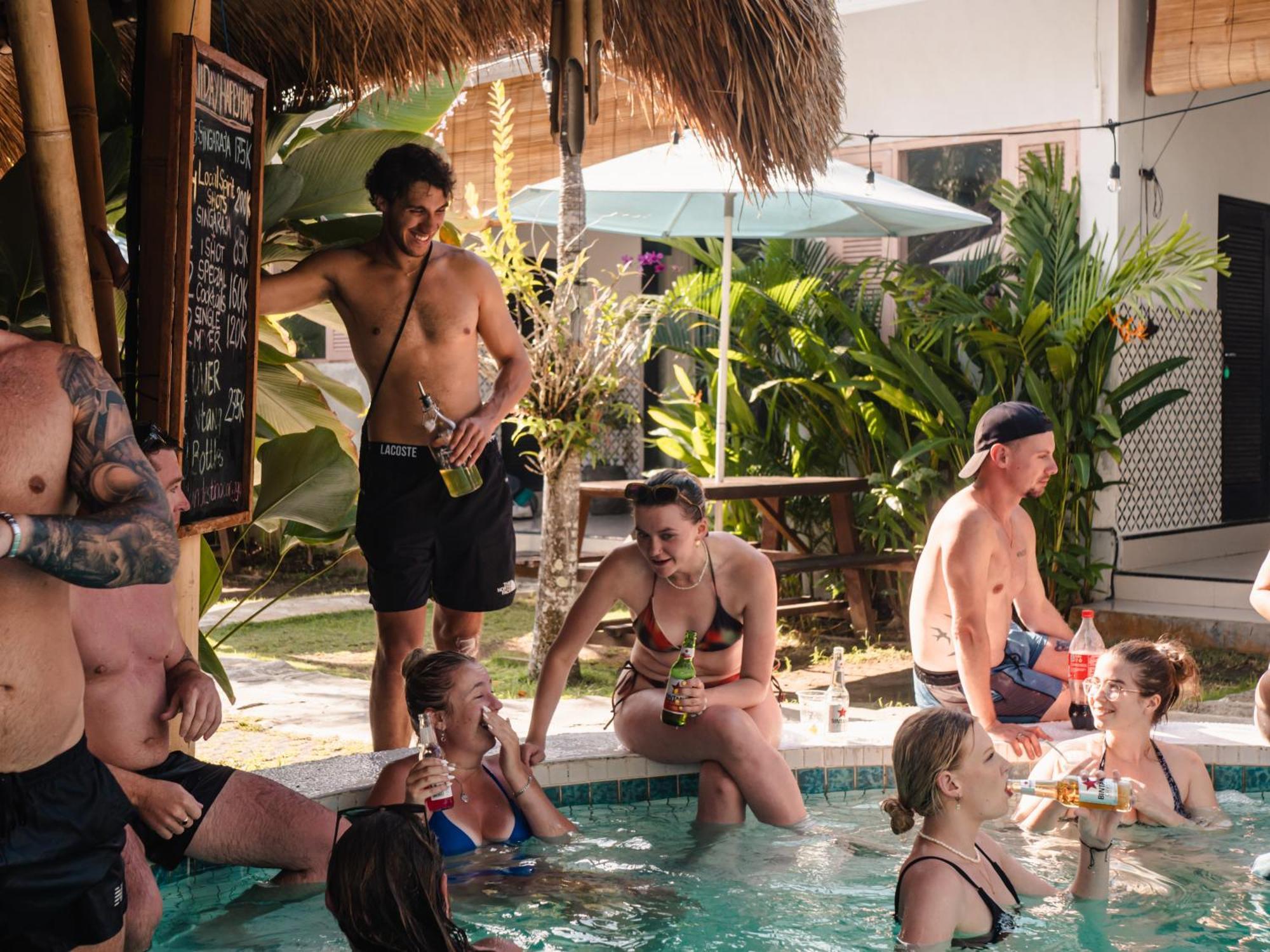 Clandestino Vandrarhem Canggu Exteriör bild